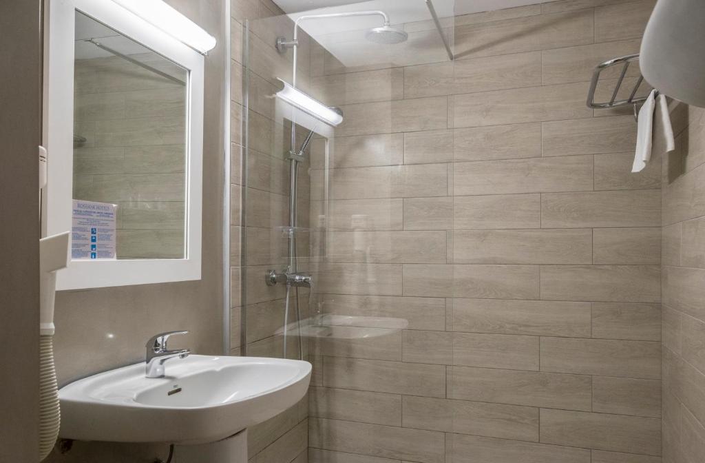 Koupelna v ubytování Hotel Rosamar Maxim 4*- Adults Only