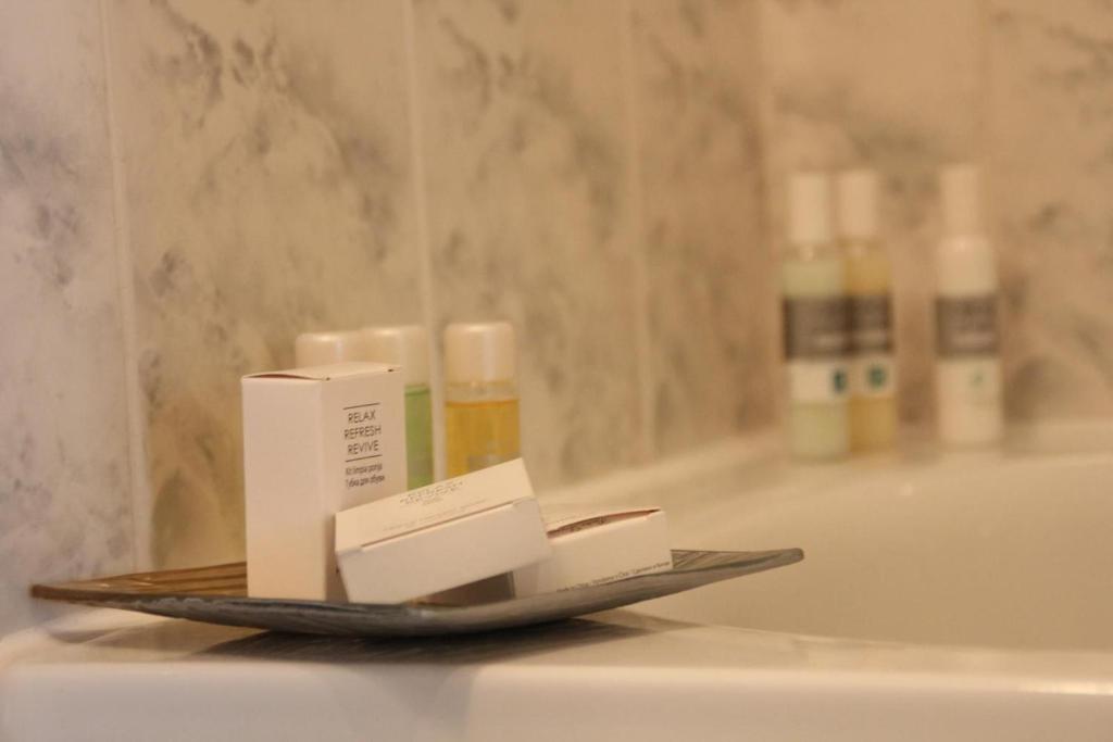 A bathroom at Hotel Pula