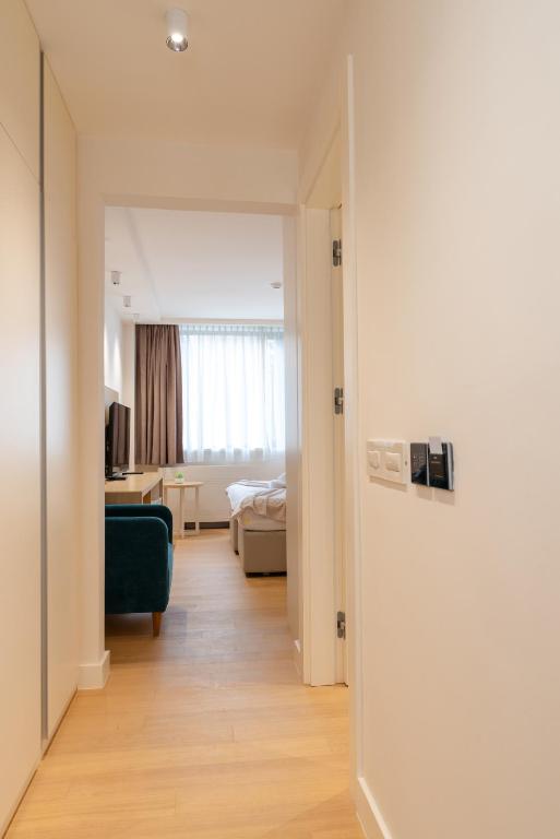 CENTRAL Stars Apartments & Free parking - Deluxe King Studio