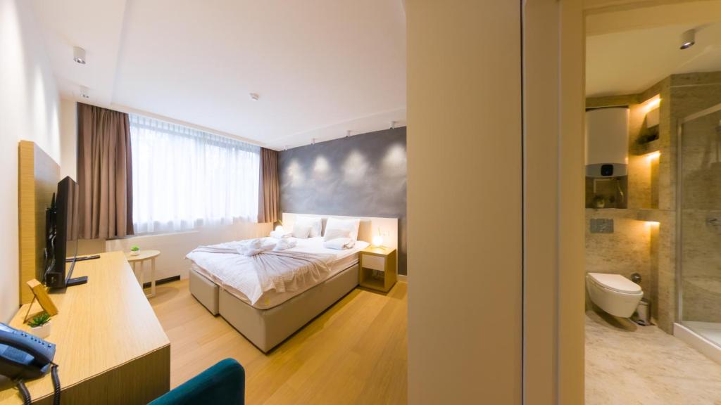 CENTRAL Stars Apartments & Free parking - Deluxe King Studio