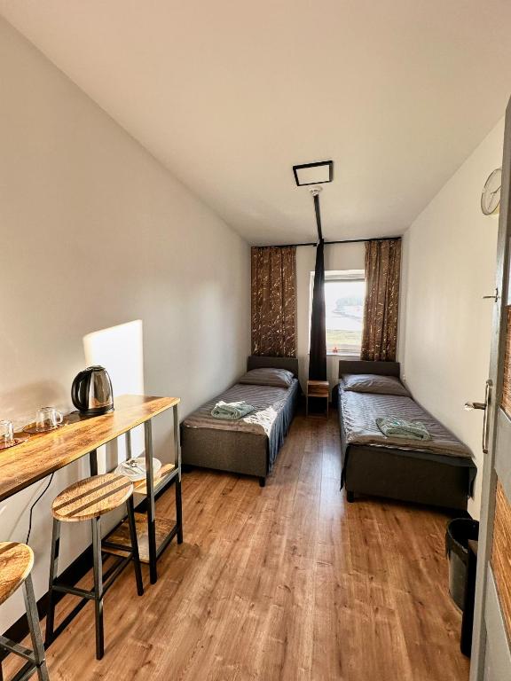 Noclegi Bezpłatny Dowóz AirNest24 Lotnisko Katowice-Pyrzowice - Habitación Doble Con Baño Compartido