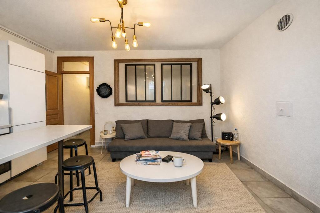 2-bedroom apartment Jean Jaurès area Gerland