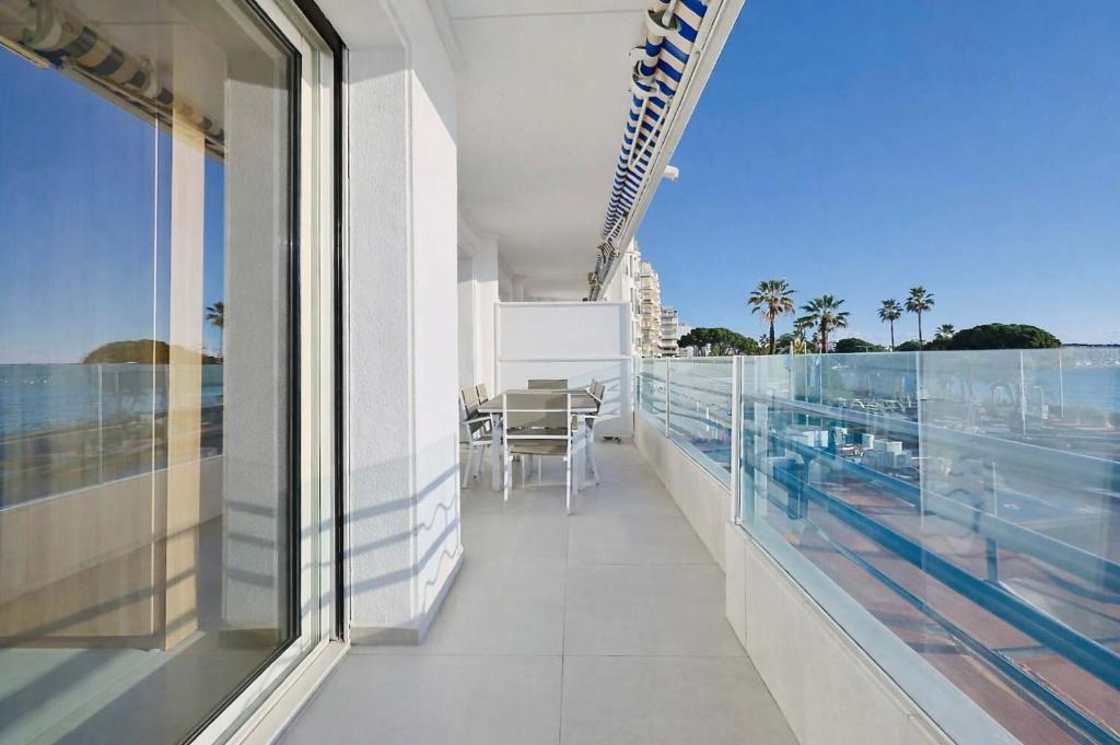 Prestige Croisette - Apartment with Panoramic Terrace and Sea View in Cannes