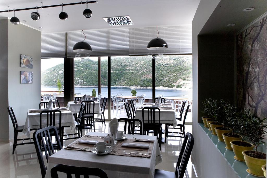Reštaurácia alebo iné gastronomické zariadenie v ubytovaní San Nicolas Resort Hotel