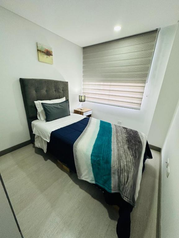 Magnifico y Confortable Apartamento Amoblado - Habitación Triple Con Balcón