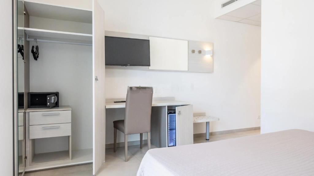 HOTEL SETTIBI 20m dalla spiaggia