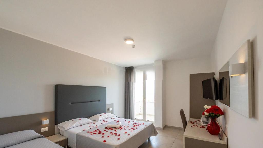 HOTEL SETTIBI 20m dalla spiaggia