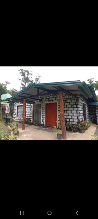 Gallery image of Ohiya forest rim in Nikawatawana