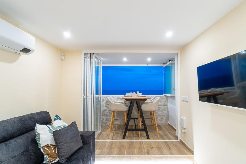 MI 18- GREAT SEEVIEWS , FIRST line seefront , NEW APPARTMENT