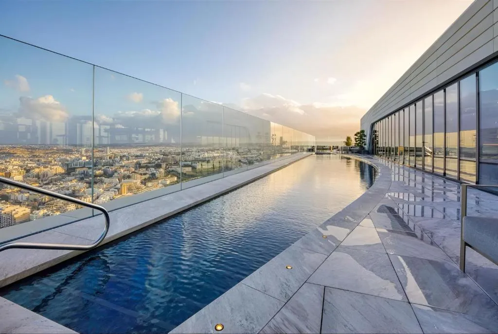 Superlative Apartment in Mercury Towers