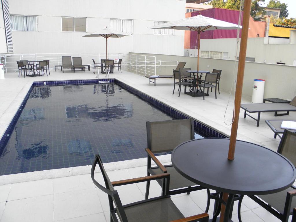  Red Roof Inn Dutra