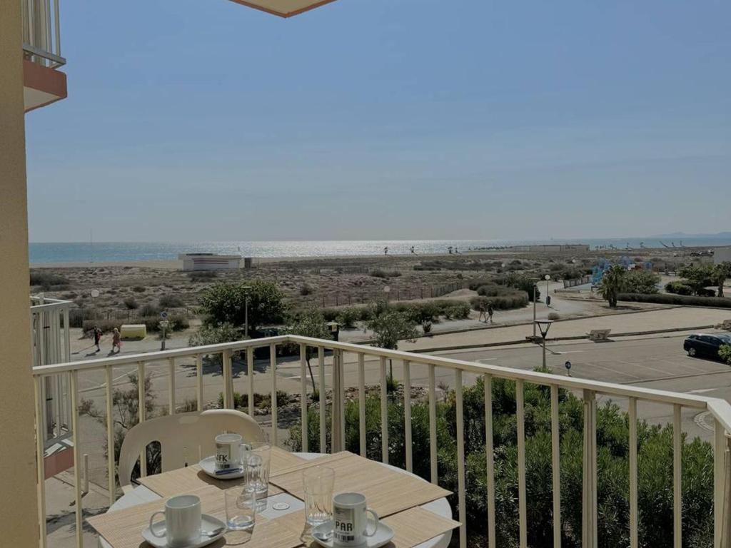 Studio à 50 m de la plage avec parking privé - FR-1-529-78