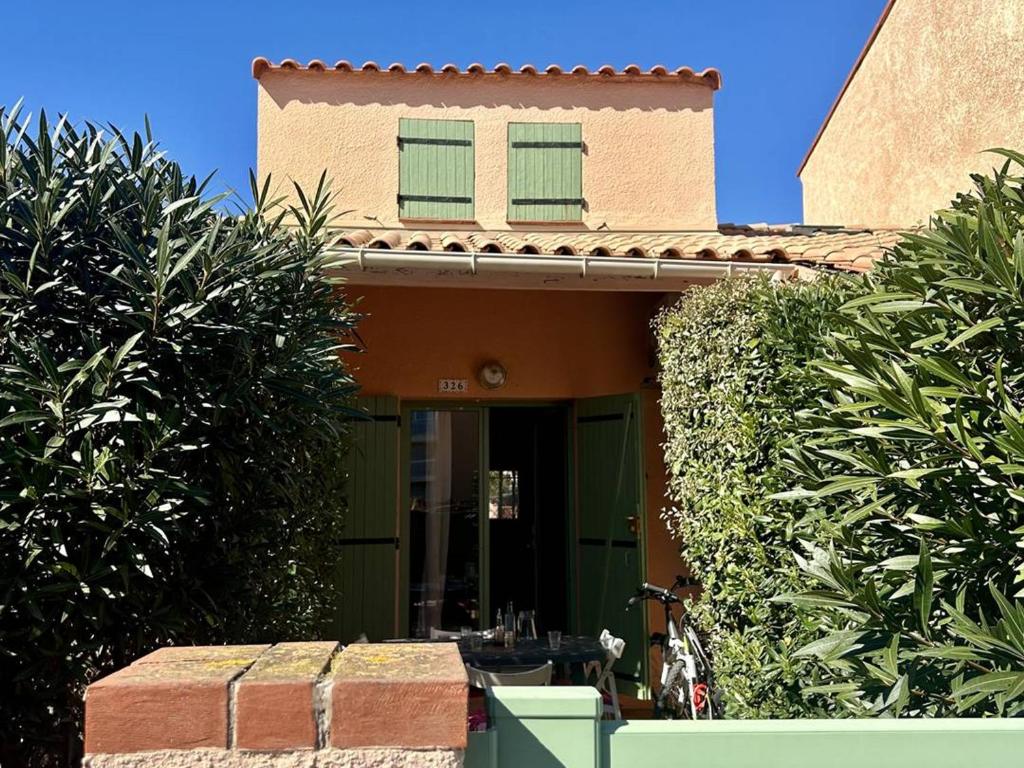 Maisonnette climatisée à 2 min de la plage avec terrasse et parking privatif - FR-1-529-283