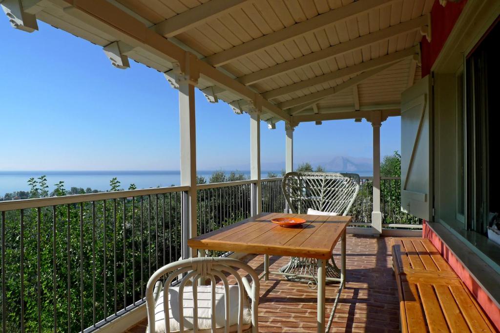 Balkón nebo terasa v ubytování Sea View Villa with 4 bedrooms - grECOrama