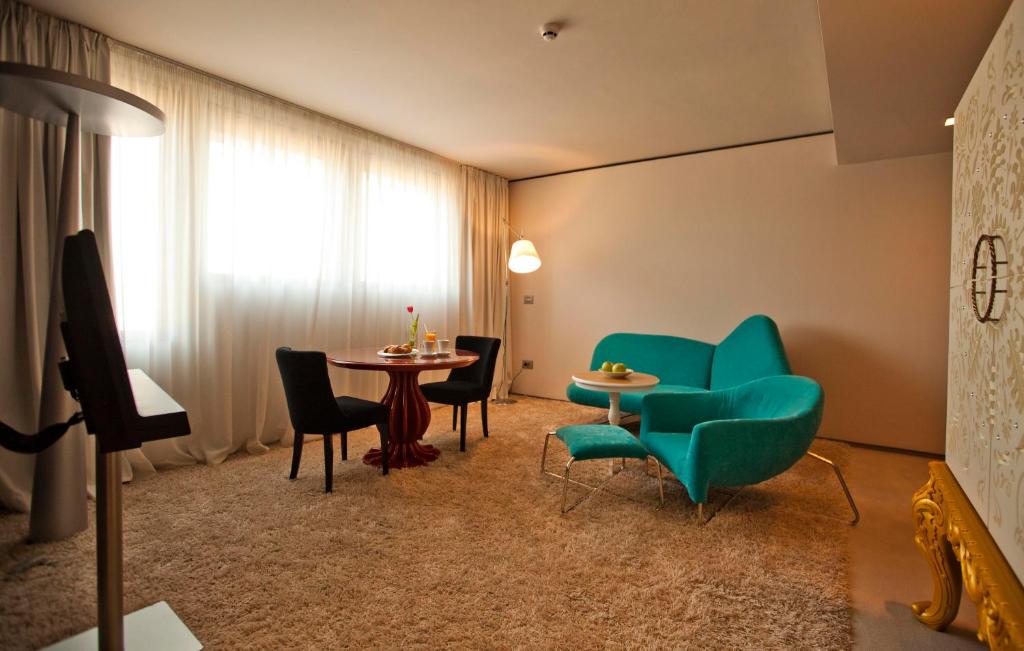 Graffit Gallery Design Hotel - Junior Suite