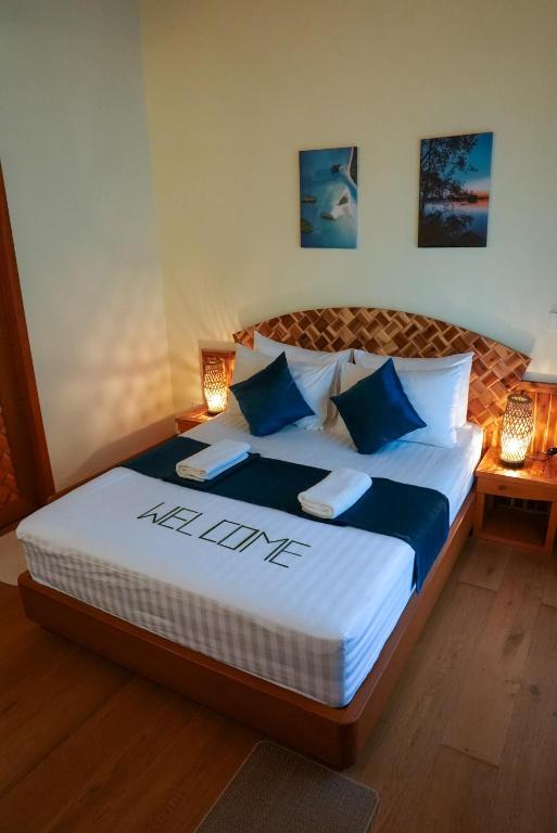 Rattehi Inn at Rakeedhoo - View 11