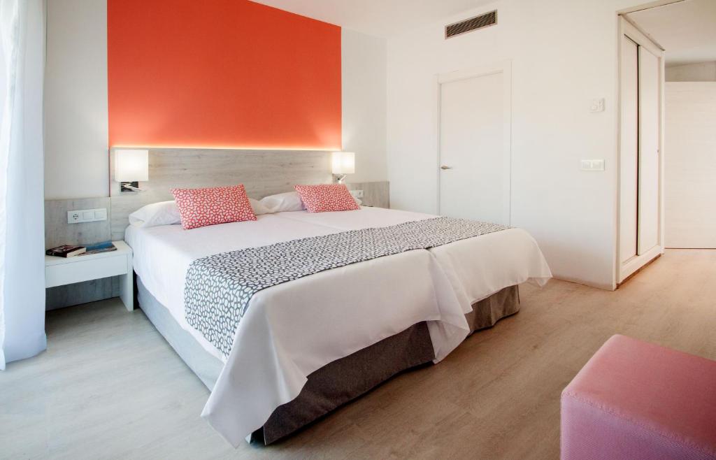 Globales Maioris - Family Room With Balcony (2 Adults + 2 Children)