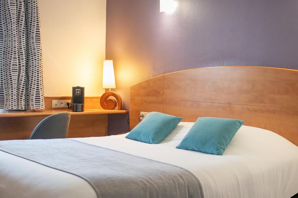 Brit Hotel Bressuire - Housity