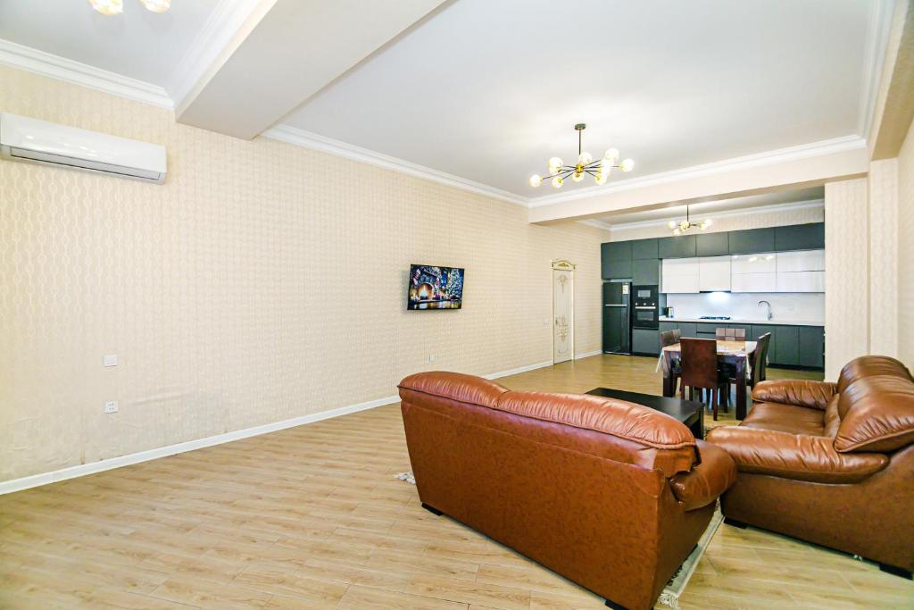 امکانات PILOT Luxury Apartment in Nizami street - تصویر ۴