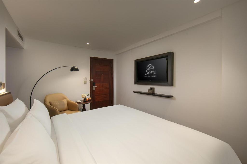 Premier Double or Twin Room with Window