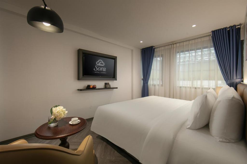 Premier Double or Twin Room with Window