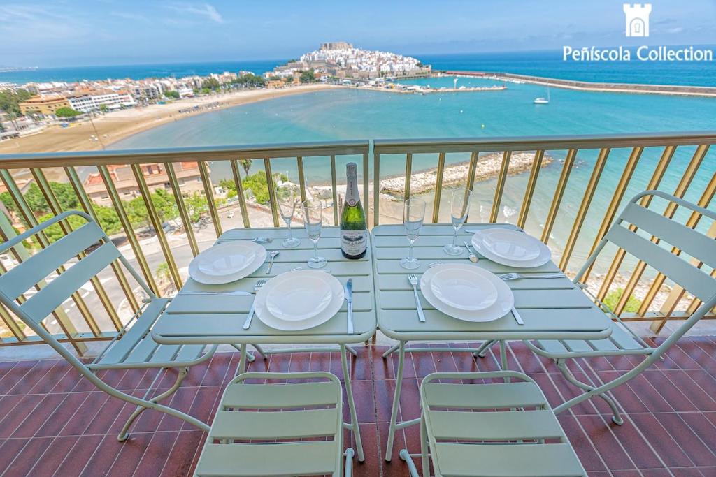Sea-Castle View 2BR Flat - AC, Wi-Fi, Parking