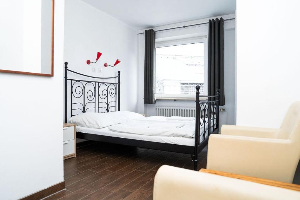 Station - Hostel for Backpackers - Double Room With Bathroom