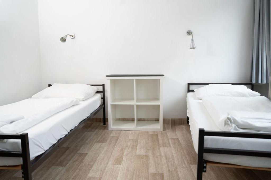 Station - Hostel for Backpackers - Twin Room With Shared Bathroom