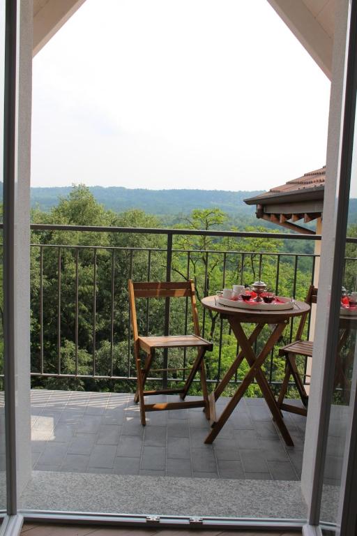 A balcony or terrace at La Piccola Corte Malpensa, 8 minuti d'auto