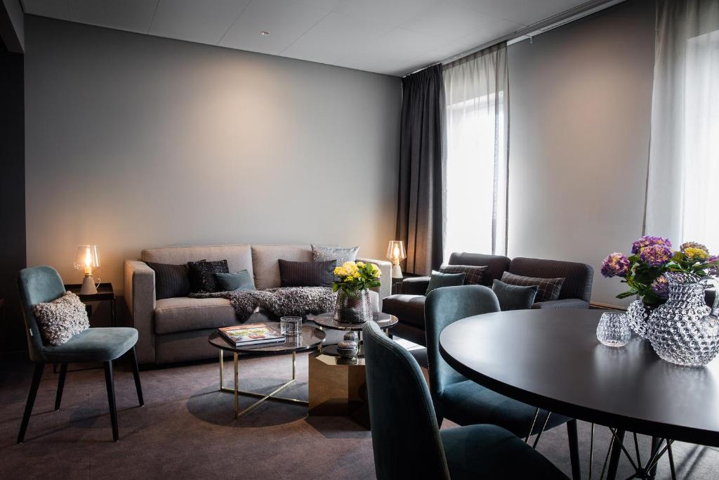 Posezení v ubytování KUST Hotell & SPA