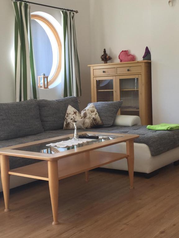 Posezení v ubytování Ferienwohnungen Ellmer
