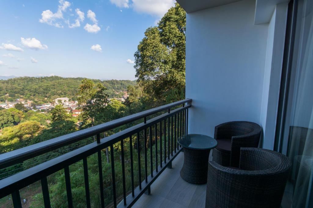 Balkón nebo terasa v ubytování Swiss Residence Kandy