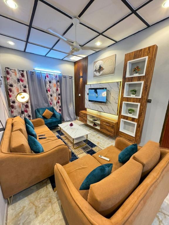 2 chambres salon à ouaga 2000 derrière la direction de la douane après la Perle