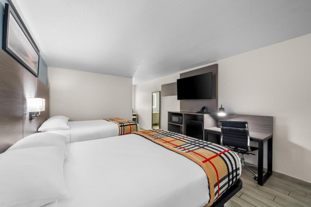 Rodeway Inn - 