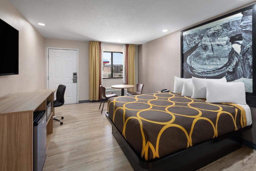 Super 8 by Wyndham Tucson/Grant Road Area AZ - Queen Room - Non-Smoking