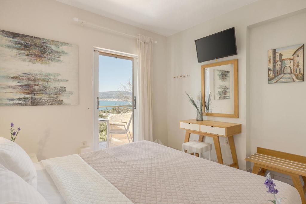 Panorama Fanari studios and apartments - 3