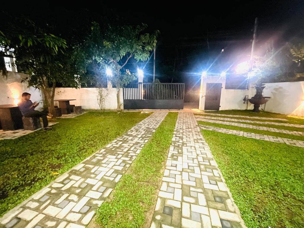 Golden Paradise Transit Hotel