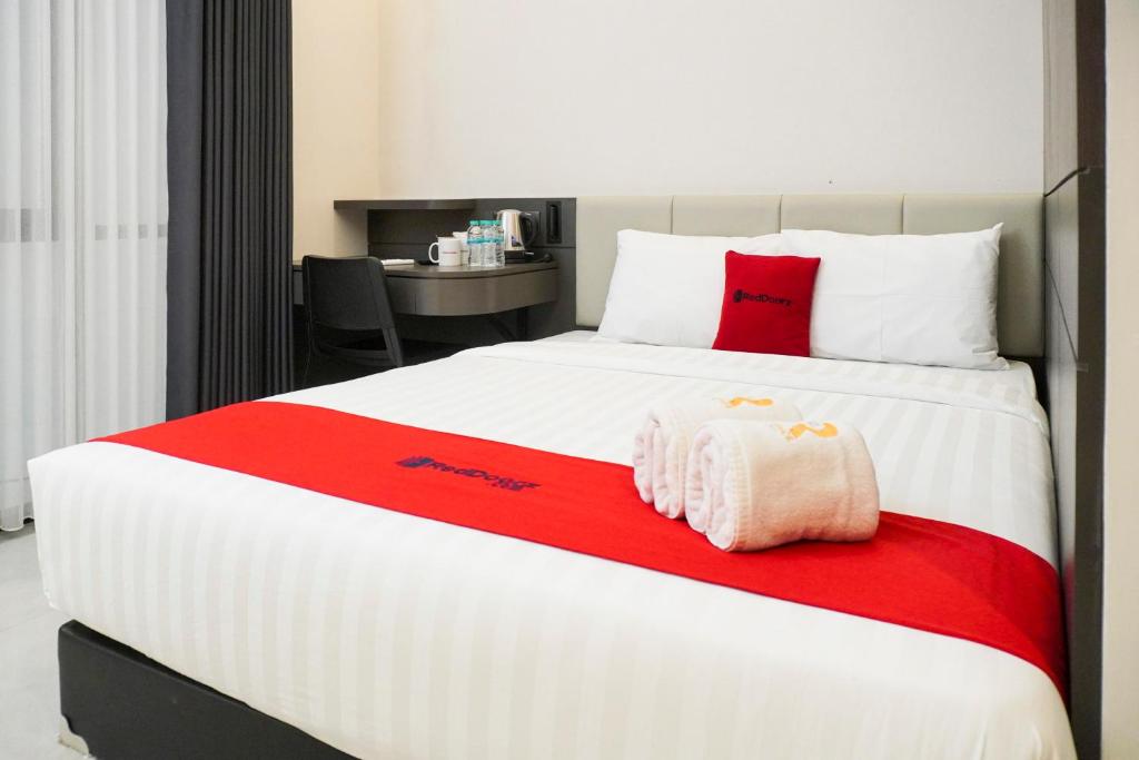 RedDoorz Plus @ Terban Residence - Habitación Doble Superior