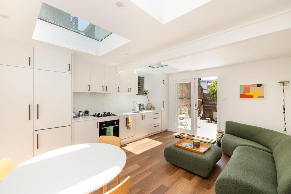 Gleeb Gleeb Glebe Cottage, Glebe, Sydney (updated prices 2026)