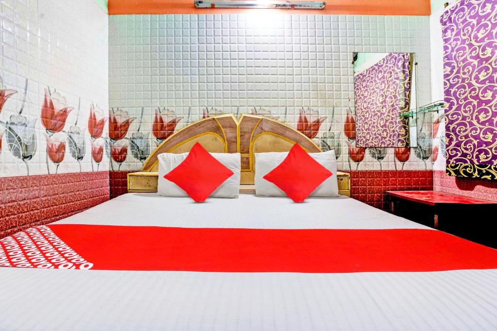 Super OYO Meera Guest House - Housity