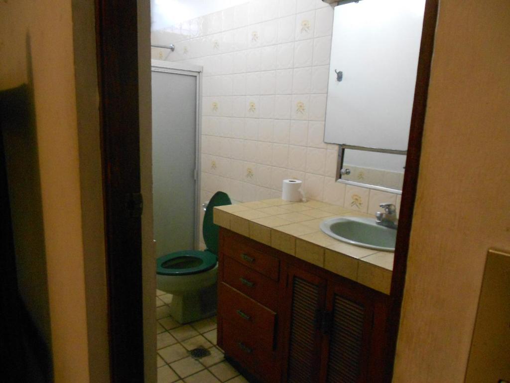 Hostal Cumbres de El Salvador - Letto A Castello In Dormitorio Misto