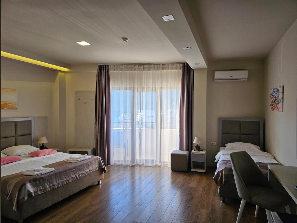 Hotel Olimpija plus - Deluxe Triple Room With Sea View
