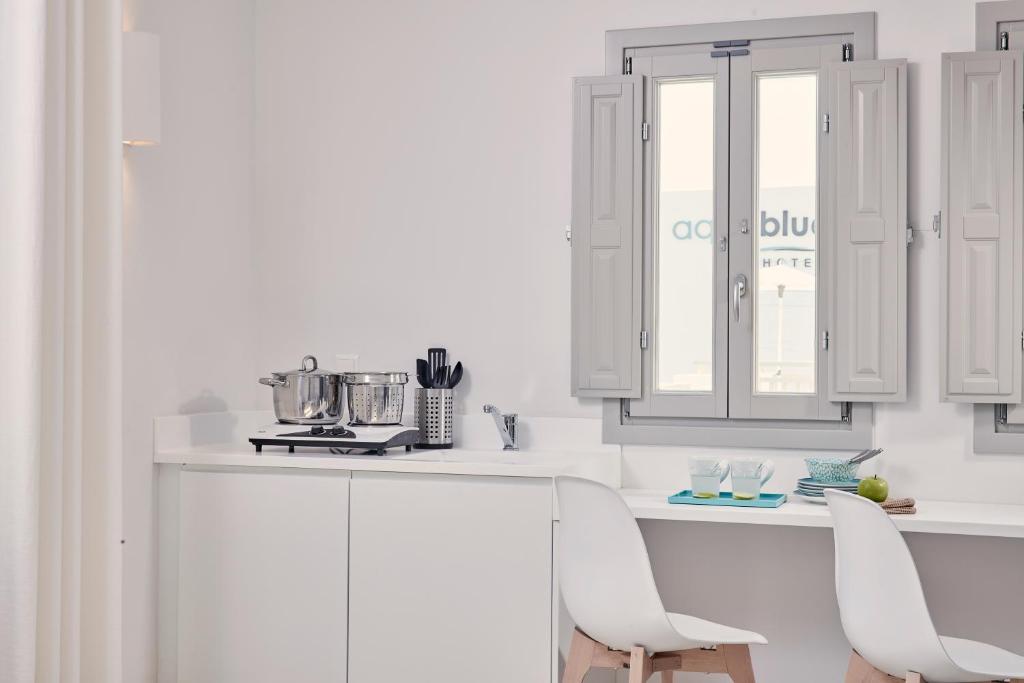 Aqua Blue Beach Hotel - 12