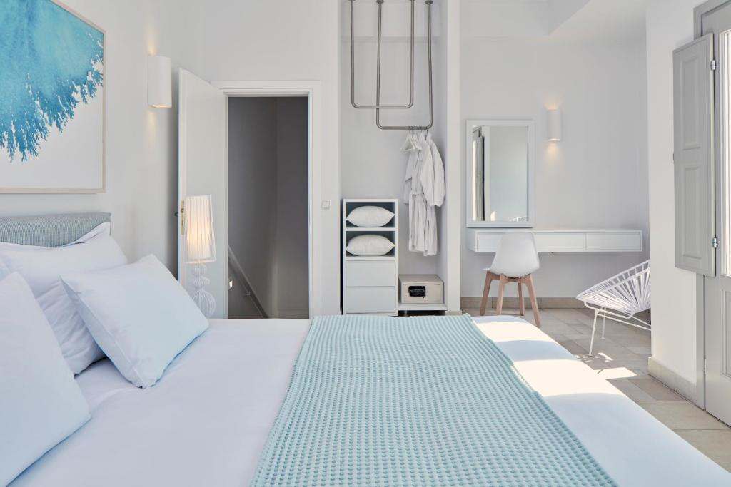 Aqua Blue Beach Hotel - 10