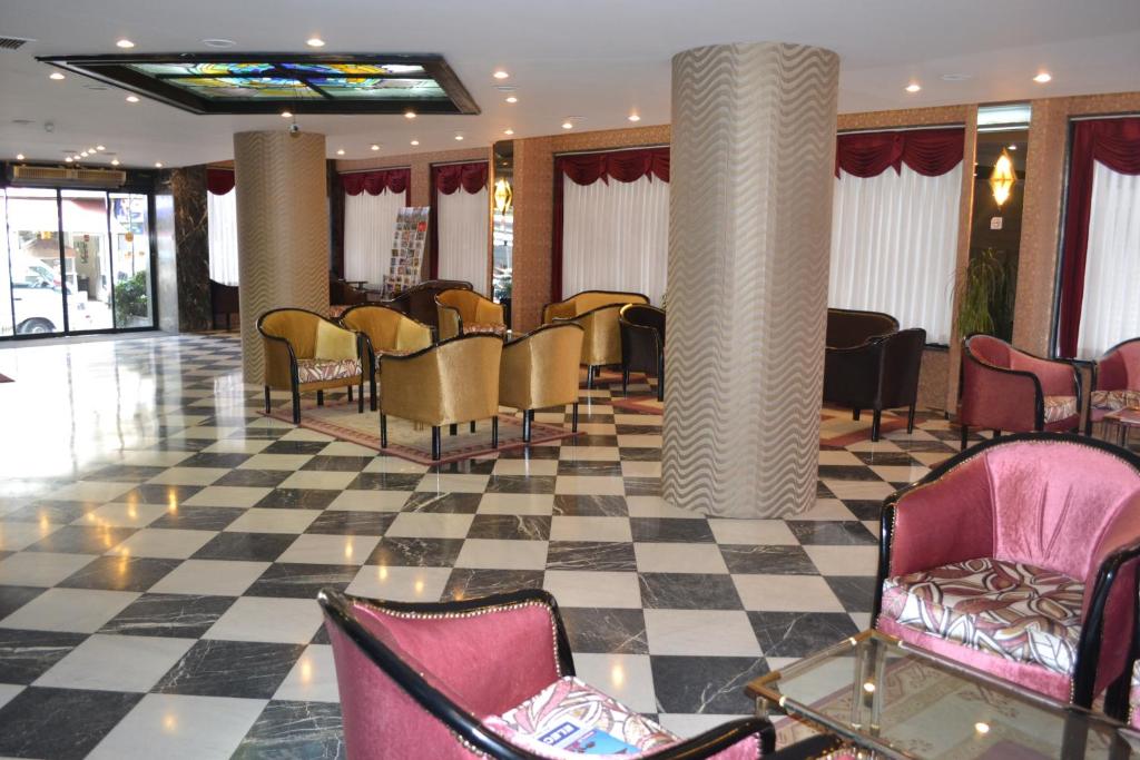 Зона вітальні в Tayhan Hotel
