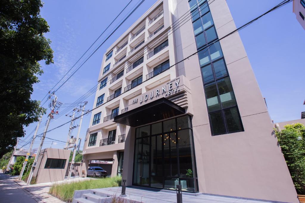 เดอะ เจอร์นีย์ หลักสี่ (The Journey Hotel Laksi) เดอะ เจอร์นีย์ หลักสี่ (The Journey Hotel Laksi)
