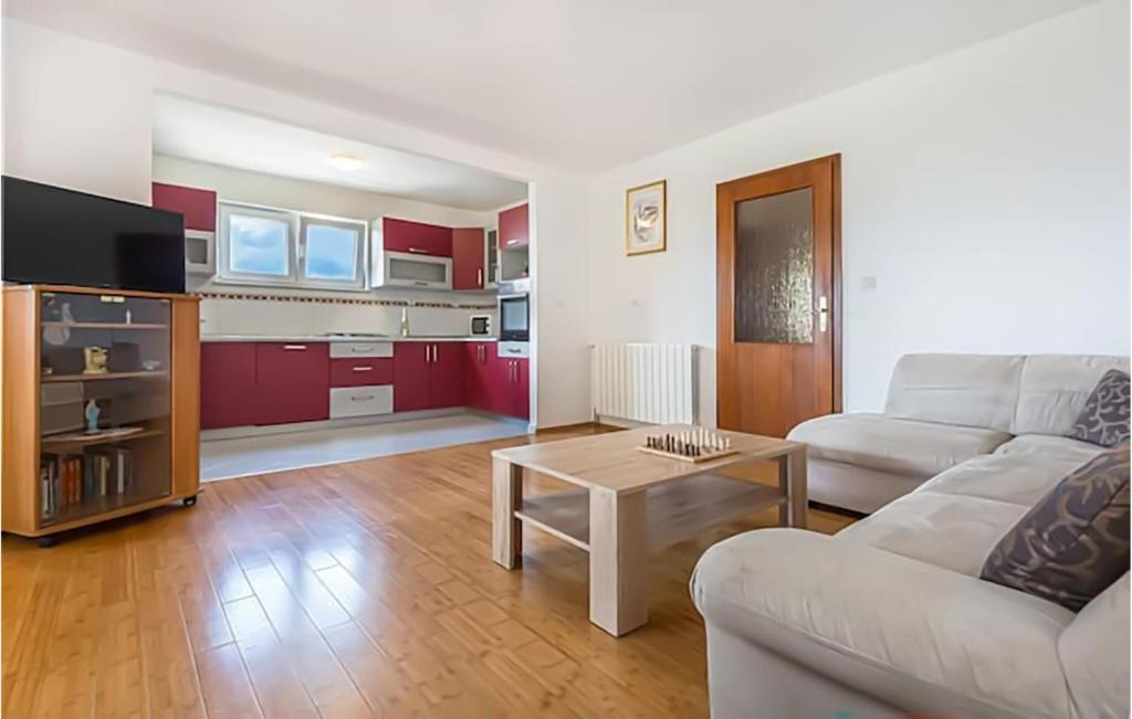 Nice Home In Sestanovac