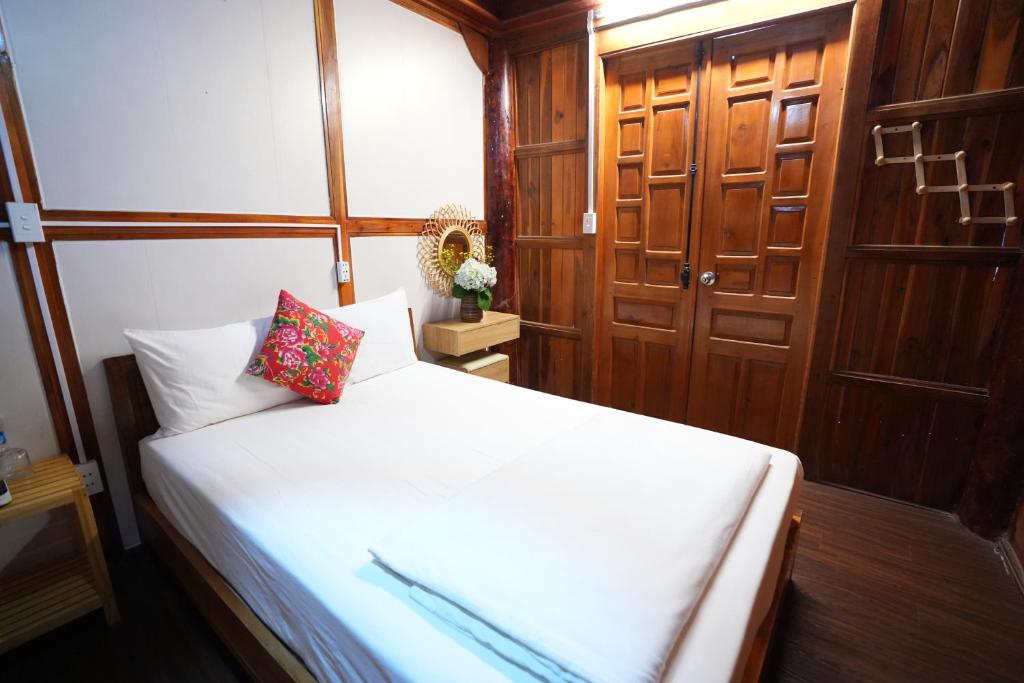 Woodstock Beach Camp - 12