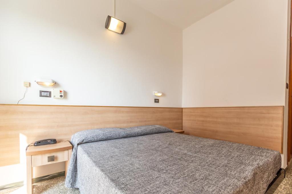 Hotel Haway - Classic Triple Room With Side Sea View