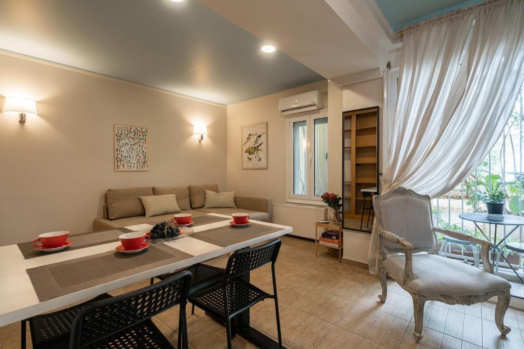 The 'it' Pagrati Hideout